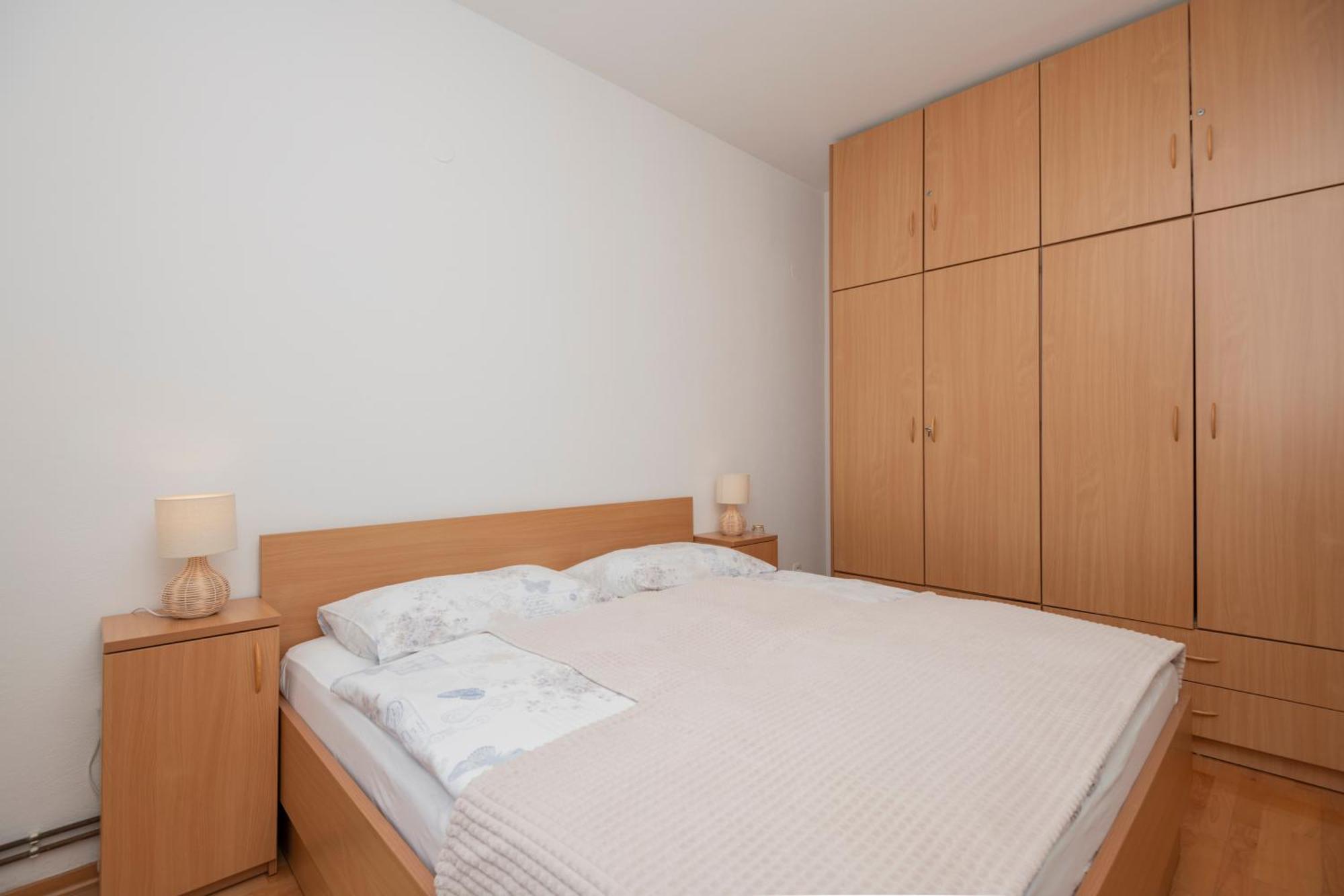 Family Apartments Marita Макарска Экстерьер фото