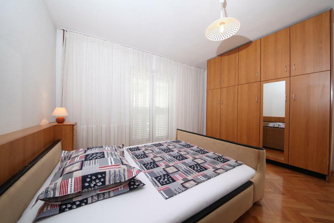 Family Apartments Marita Макарска Экстерьер фото