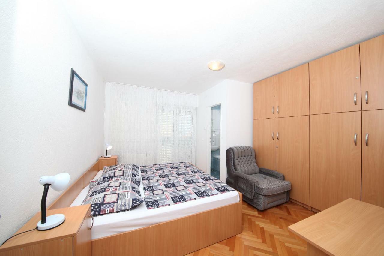 Family Apartments Marita Макарска Экстерьер фото