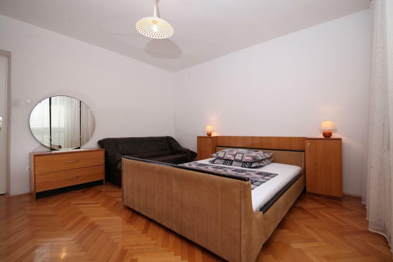 Family Apartments Marita Макарска Экстерьер фото
