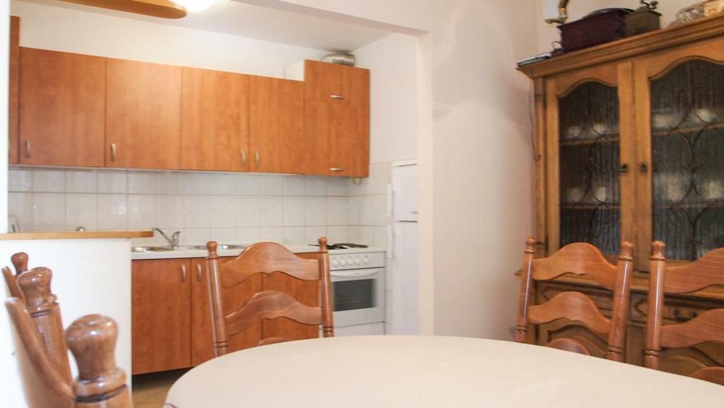 Family Apartments Marita Макарска Экстерьер фото